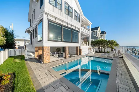 $9,999,000 | 10521 Golden Gate Drive, Stone Harbor, NJ 08247