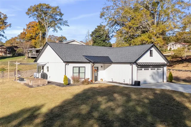 $325,000 | 412 East North 5th Street, Seneca, SC 29678