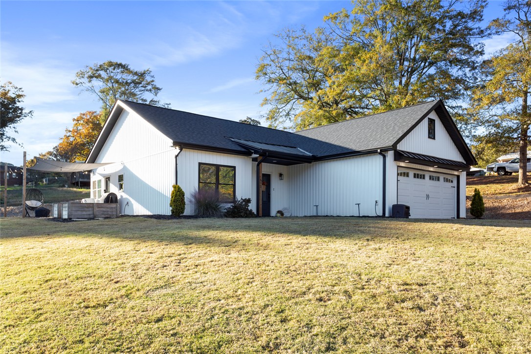 412 East North 5th Street Seneca, SC 29678 - Photo 2 of 32