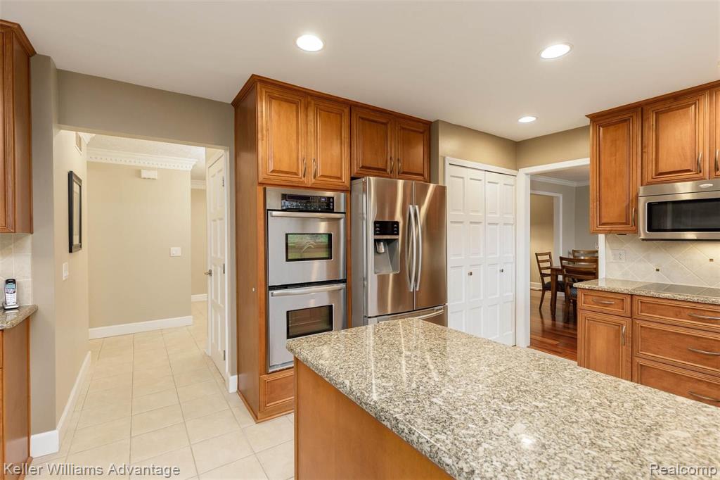 25325 Rutledge Crossing Farmington Hills, MI 48335 - Photo 11 of 56
