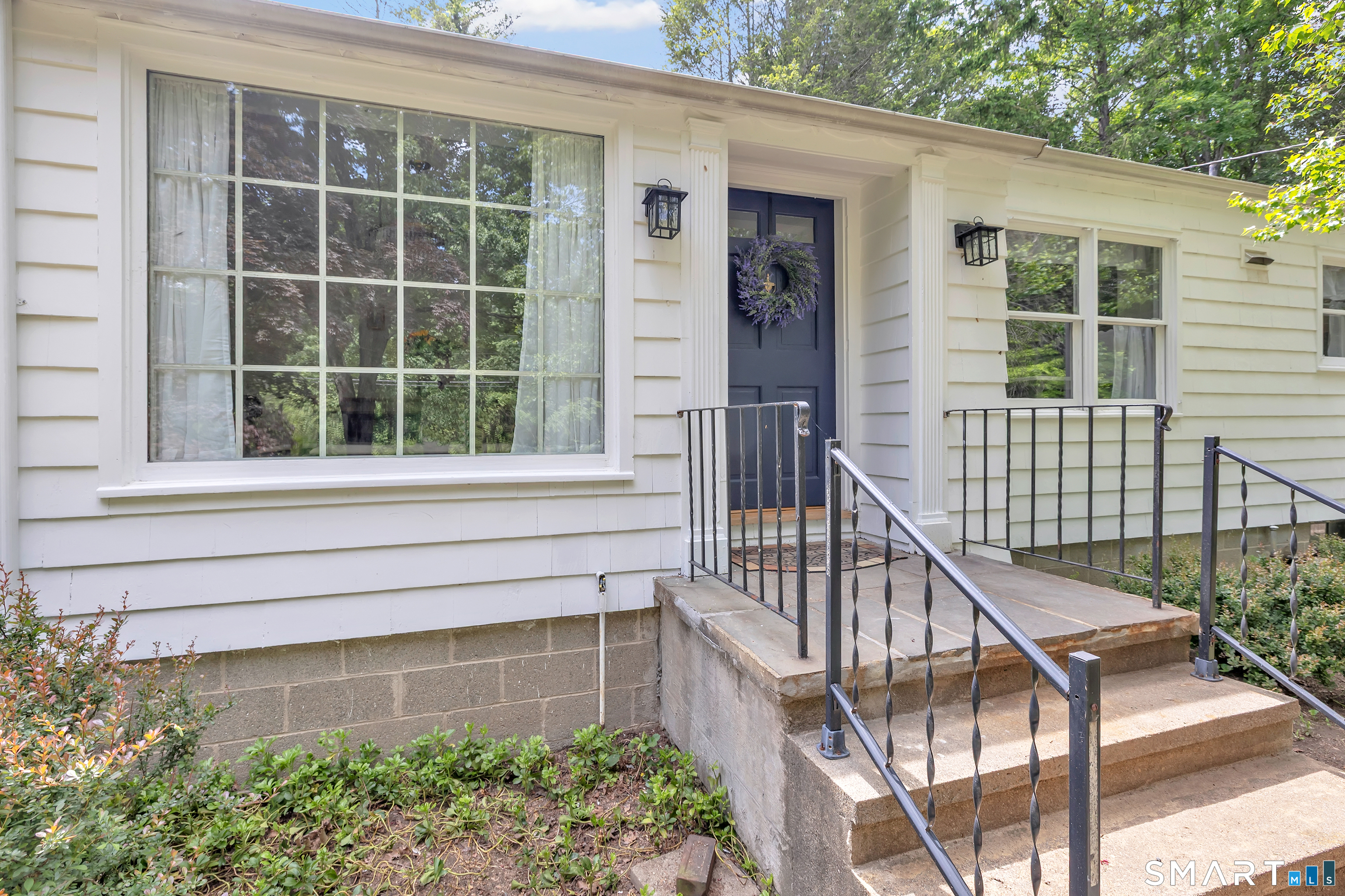 119 Staples Road Easton, CT 06612 - Photo 3 of 37