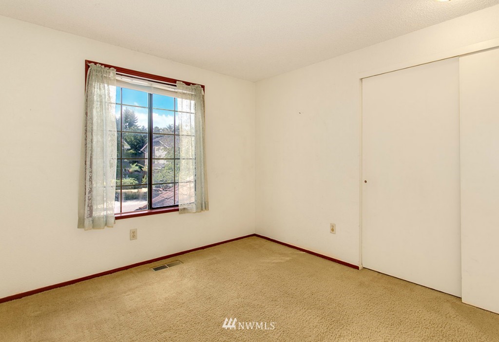 15710 Southeast 167th Place Renton, WA 98058 - Photo 12 of 22 Gallery Image 12