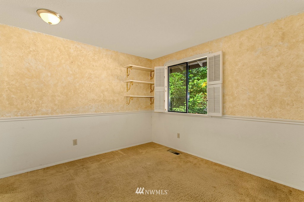 15710 Southeast 167th Place Renton, WA 98058 - Photo 14 of 22 Gallery Image 14