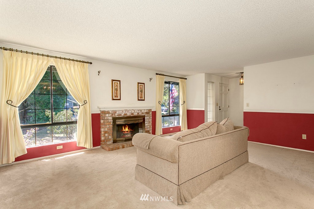 15710 Southeast 167th Place Renton, WA 98058 - Photo 4 of 22 Gallery Image 4