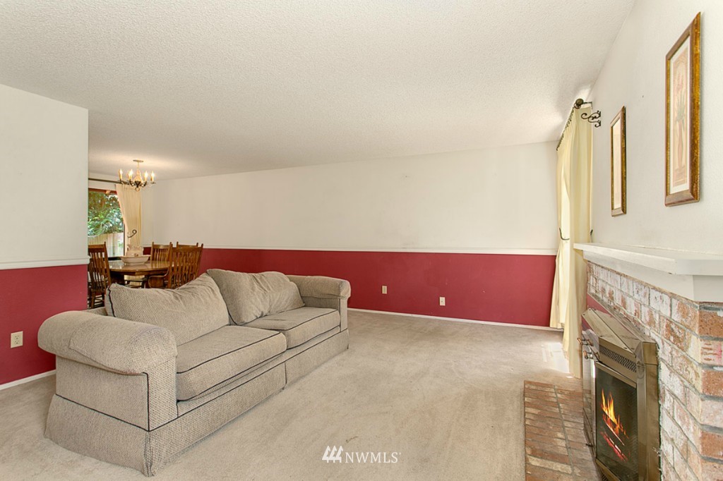15710 Southeast 167th Place Renton, WA 98058 - Photo 5 of 22 Gallery Image 5