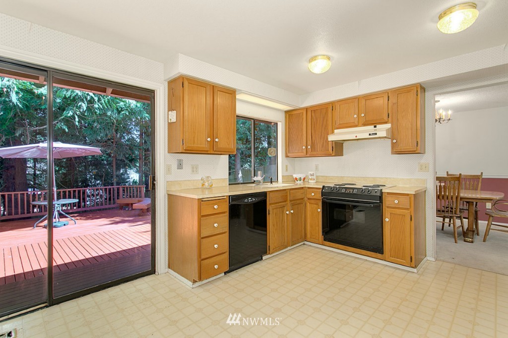 15710 Southeast 167th Place Renton, WA 98058 - Photo 7 of 22 Gallery Image 7