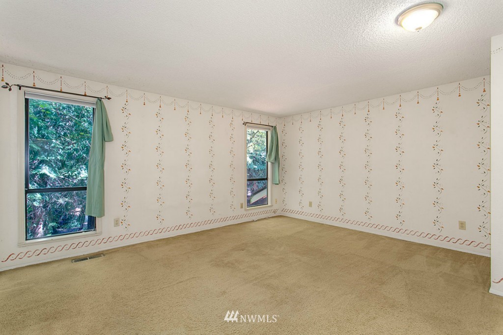 15710 Southeast 167th Place Renton, WA 98058 - Photo 10 of 22 Gallery Image 10