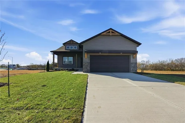 $404,495 | 1505 Southwest Meadowlark Court, Oak Grove, MO 64075