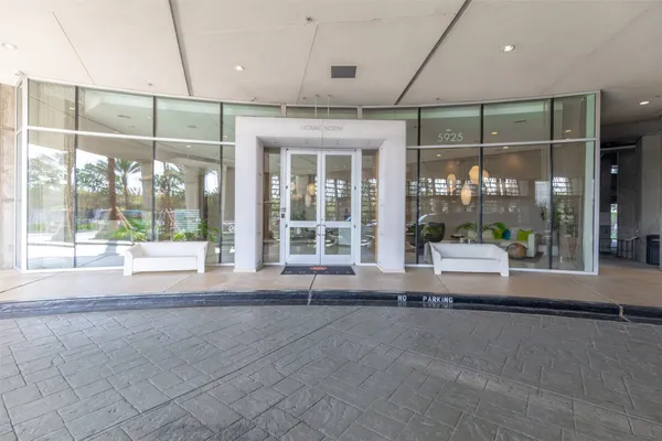 $3,100 | 5925 Almeda Road, Unit 11814, Houston, TX 77004