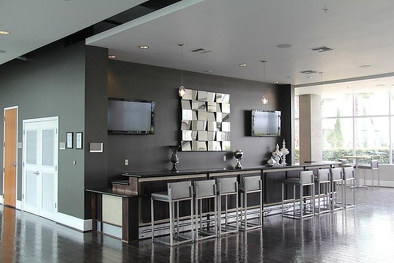 5925 Almeda Road, Unit 11814 Houston, TX 77004 - Photo 39 of 41 Bar area