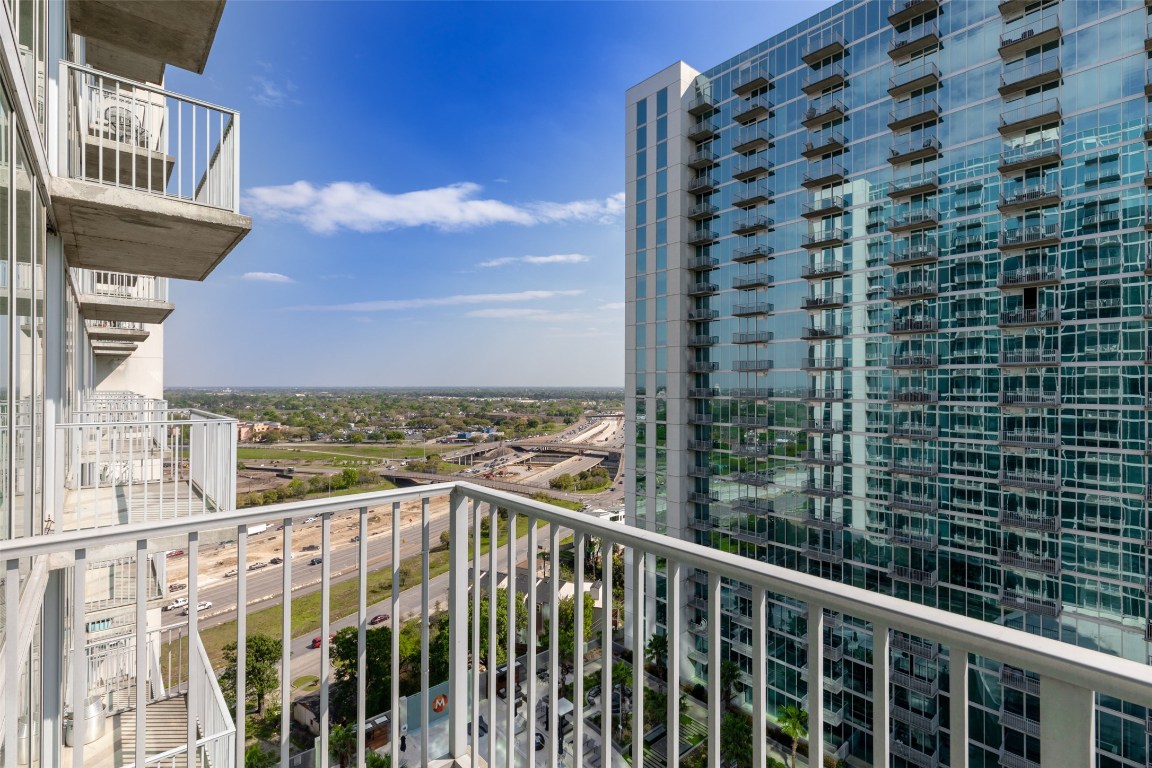 5925 Almeda Road, Unit 11814 Houston, TX 77004 - Photo 4 of 41 Another view from the balcony