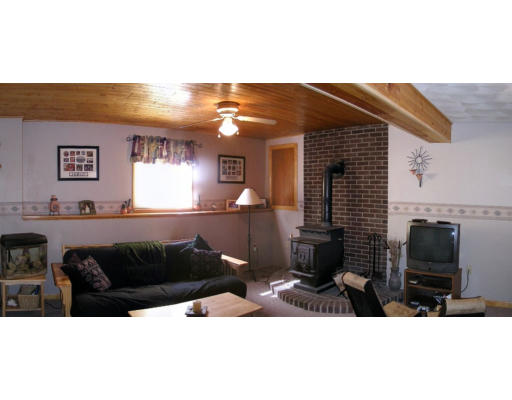 32 Moran Road Billerica, MA 01862 - Photo 8 of 18 a view of a living room and kitchen