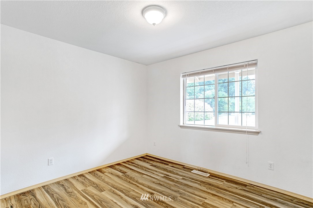 17642 Pendleton Street Southwest Rochester, WA 98579 - Photo 16 of 30