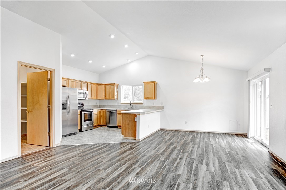 17642 Pendleton Street Southwest Rochester, WA 98579 - Photo 8 of 30