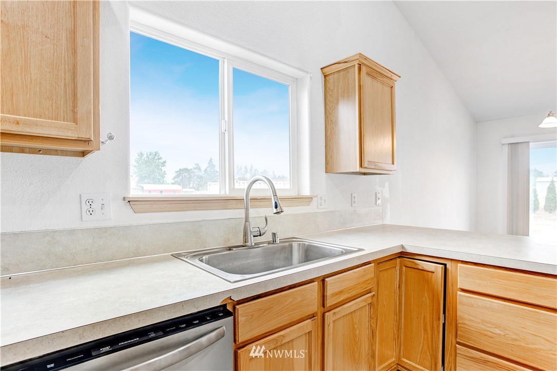 17642 Pendleton Street Southwest Rochester, WA 98579 - Photo 10 of 30
