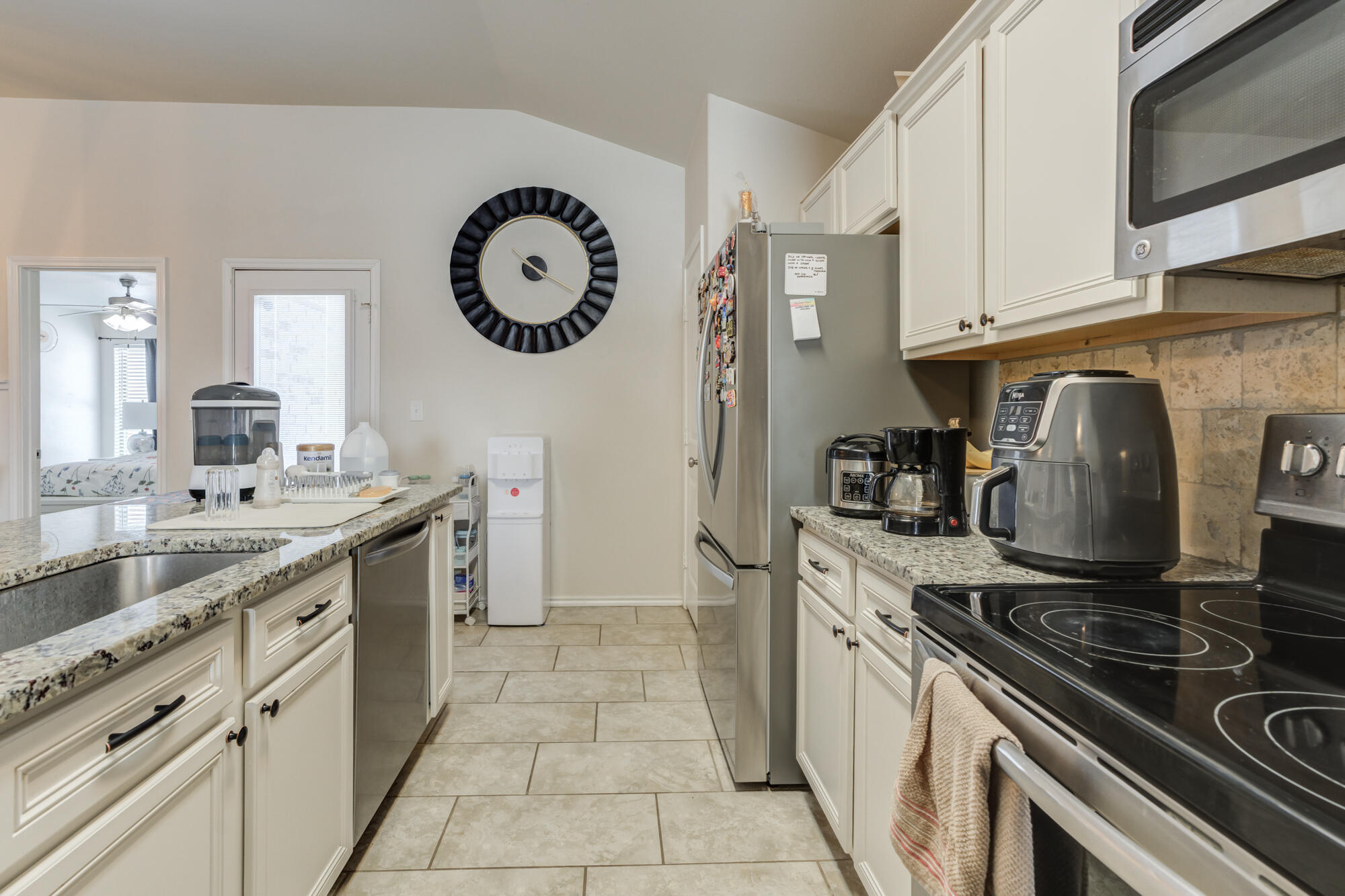 7012 34th Place Lubbock, TX 79407 - Photo 13 of 28 7012-34th-Pl_25_Kitchen