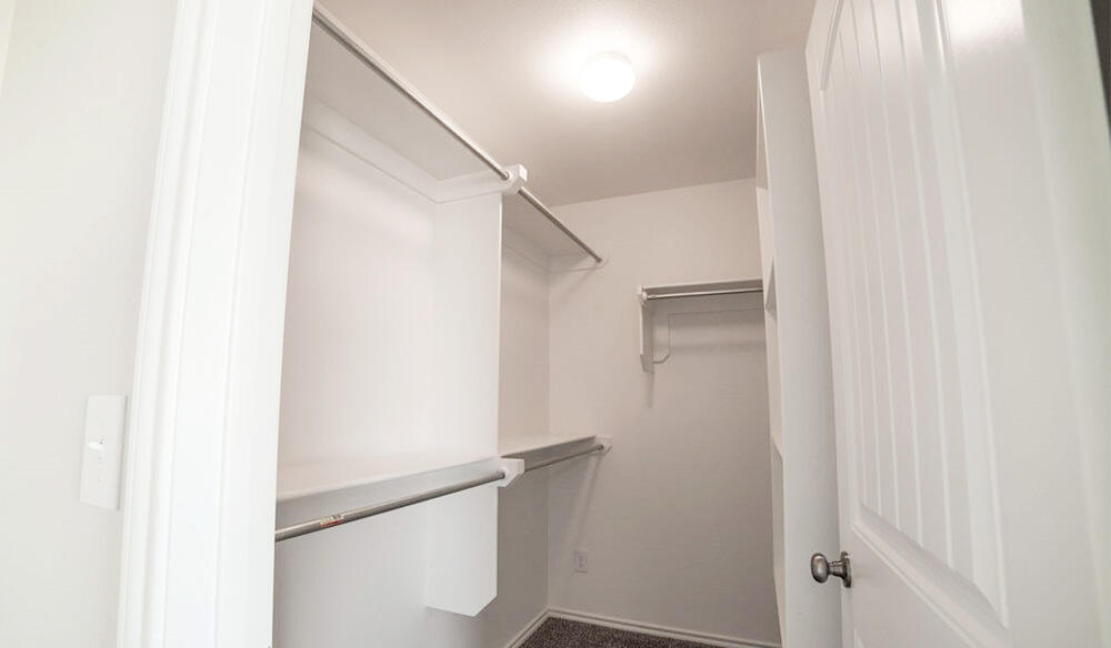 7012 34th Place Lubbock, TX 79407 - Photo 18 of 28 master closet