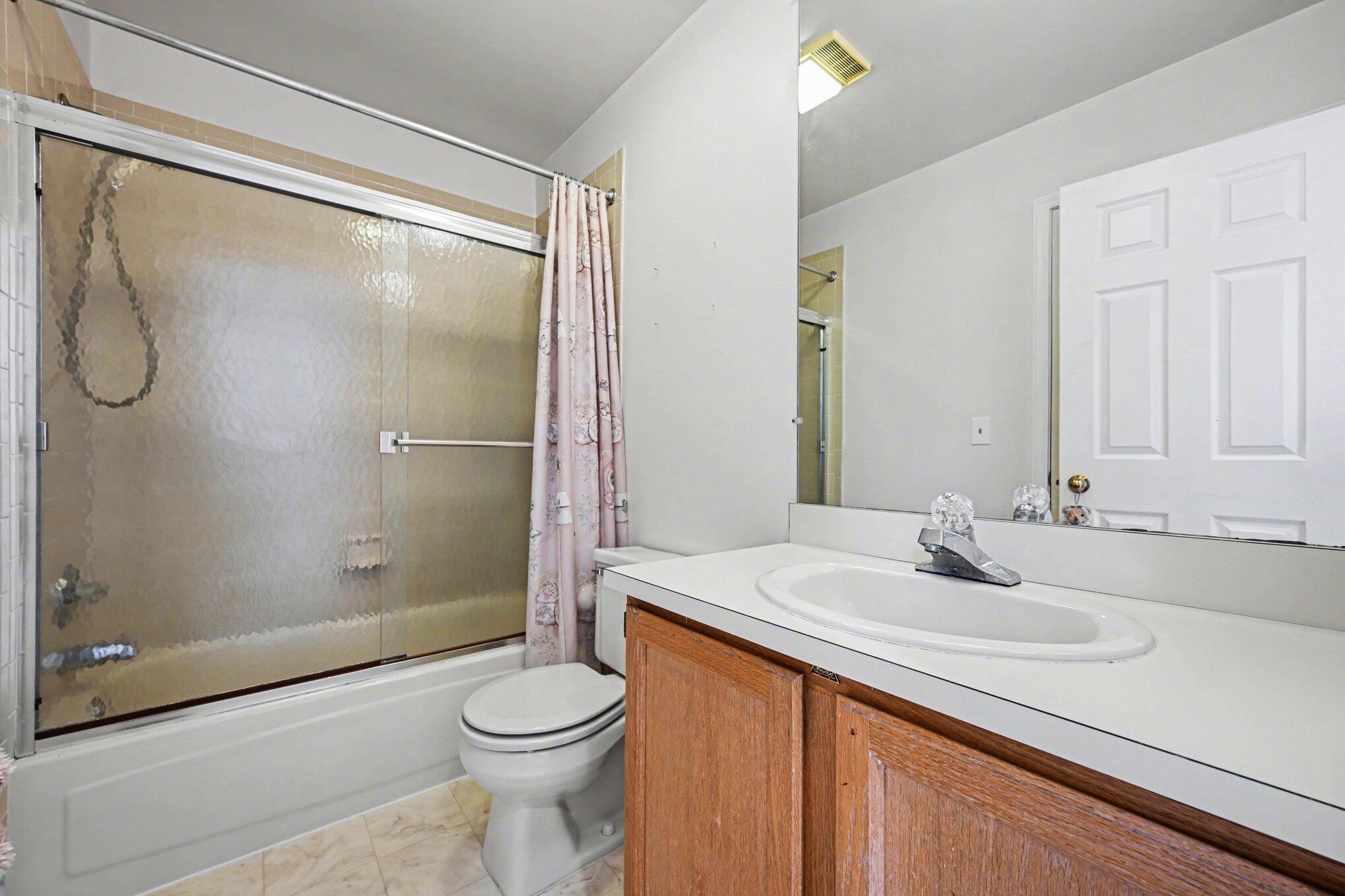 4356 Pine Ridge Court Ann Arbor, MI 48105 - Photo 24 of 35 upstairs full bath