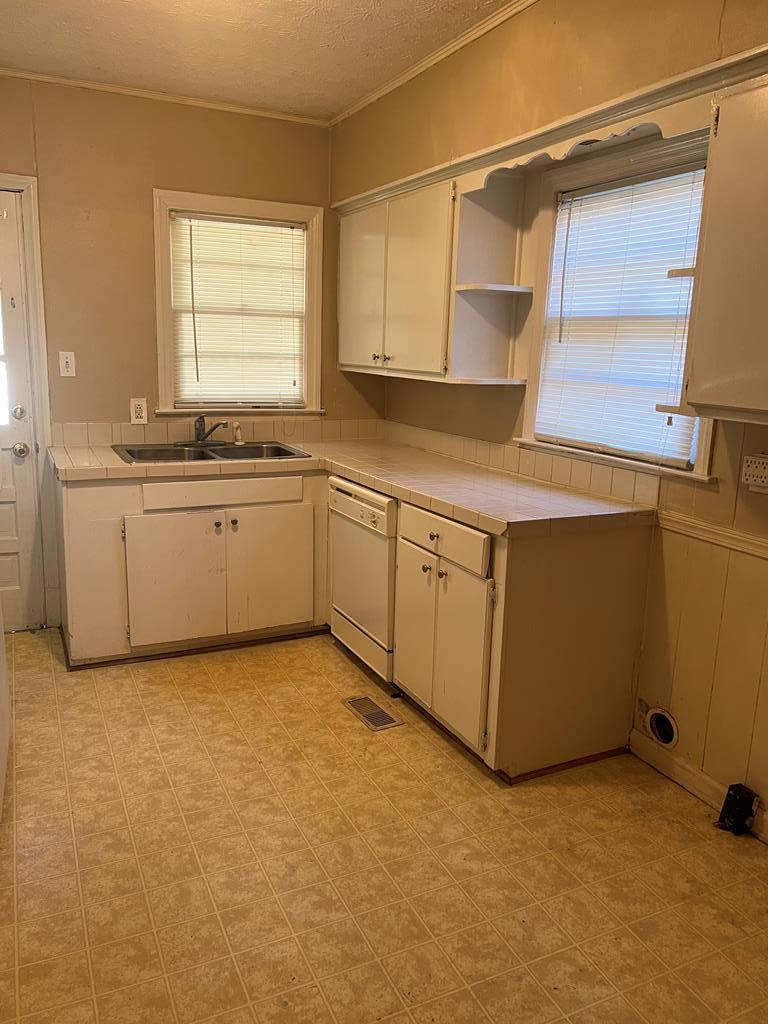 2407 Avalon Road Columbus, GA 31907 - Photo 6 of 15 Kitchen