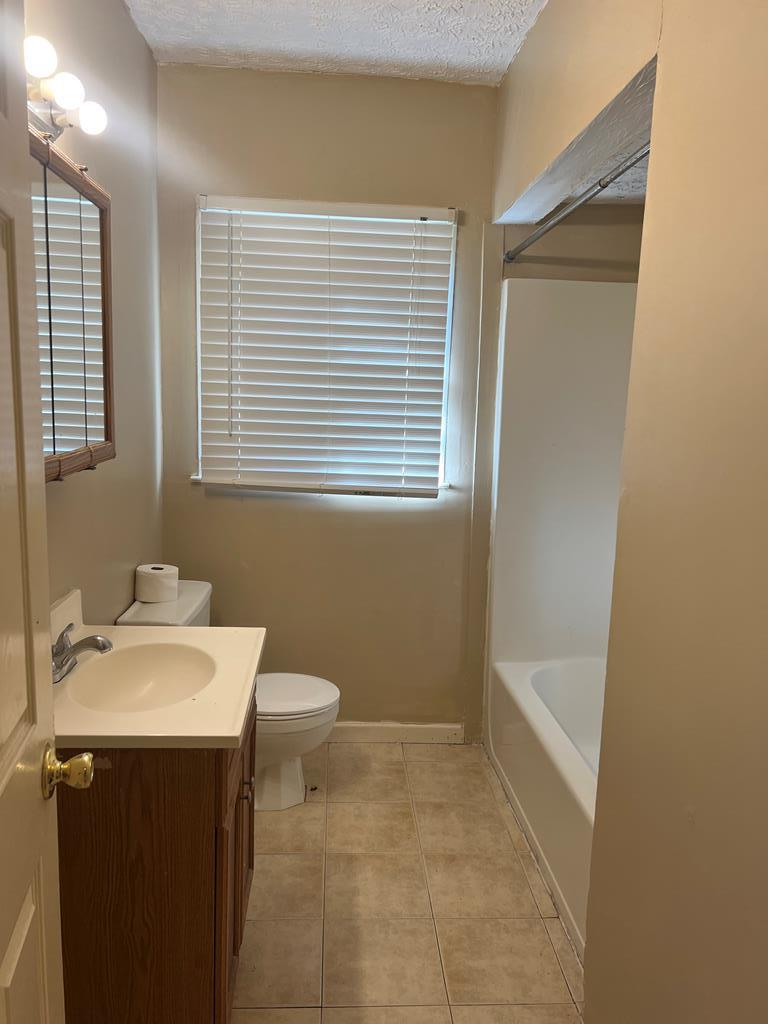 2407 Avalon Road Columbus, GA 31907 - Photo 9 of 15 Bath