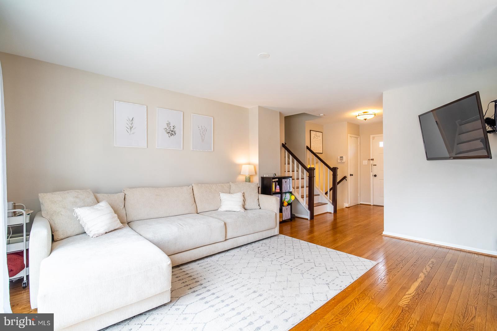 7211 Racepoint Way Alexandria, VA 22315 - Photo 4 of 40 Gallery Image 4