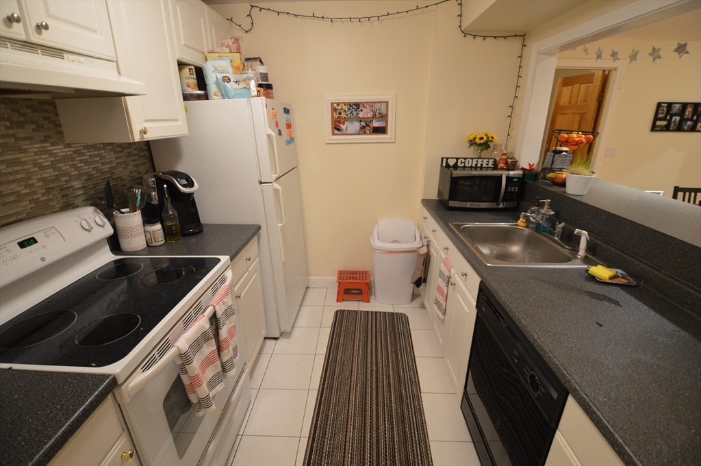 94 Pleasant Street, Unit 1 Brookline, MA 02446 - Photo 3 of 13