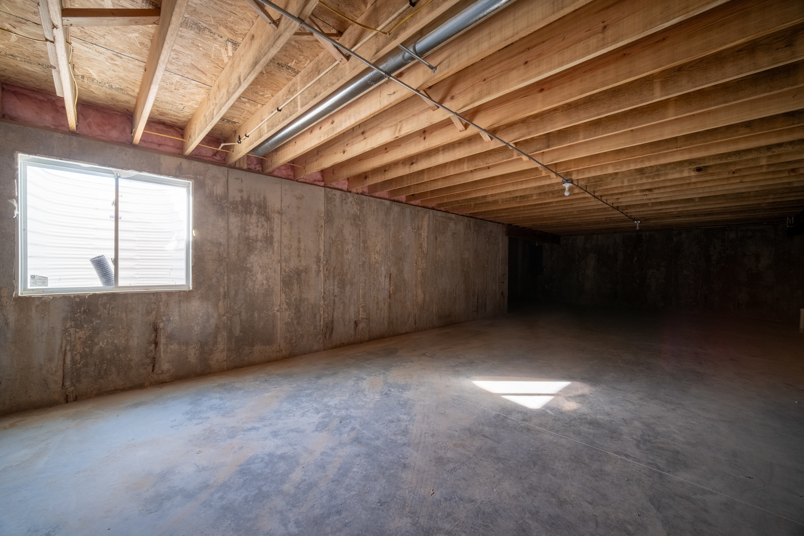 550 Cross Plains Road Rockford, IL 61107 - Photo 31 of 34 a view of an empty room