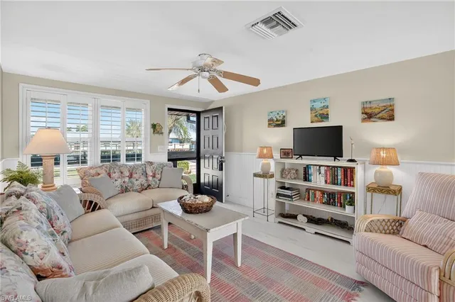 $480,000 | 611 East Palm Avenue, Unit J40, Goodland, FL 34140