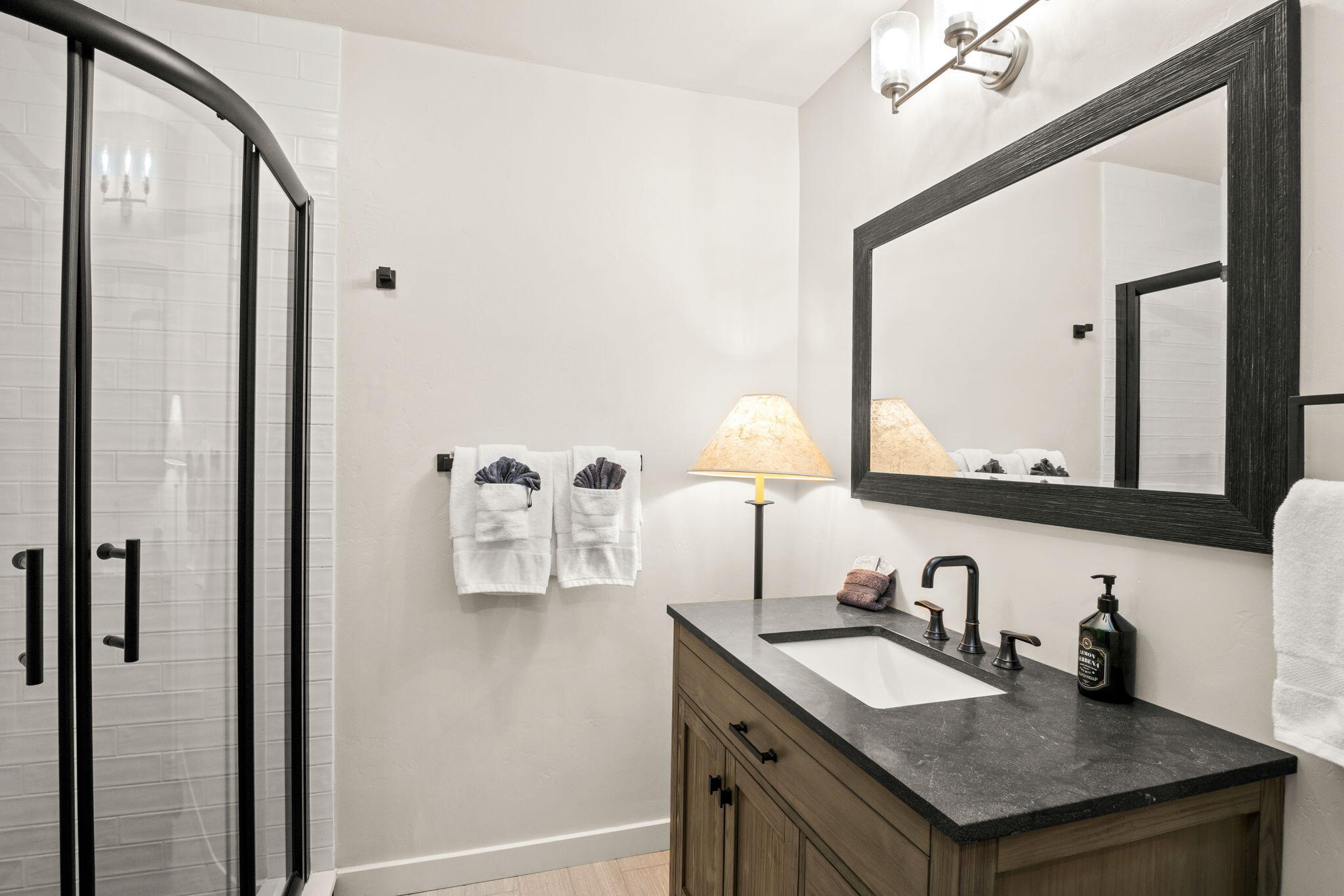 235 Pinewood Lane, Unit A11 Ketchum, ID 83340 - Photo 17 of 19 Primary bath