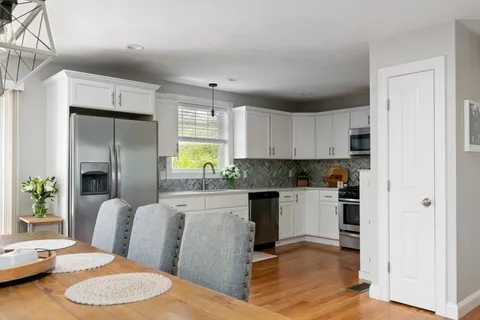$749,000 | 52 Lakehurst Avenue, Weymouth, MA 02189