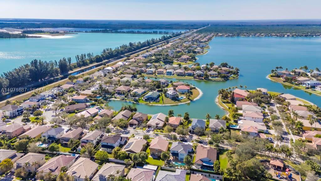 5321 Southwest 184th Way Miramar, FL 33029 - Photo 39 of 43 a view of lake and mountain