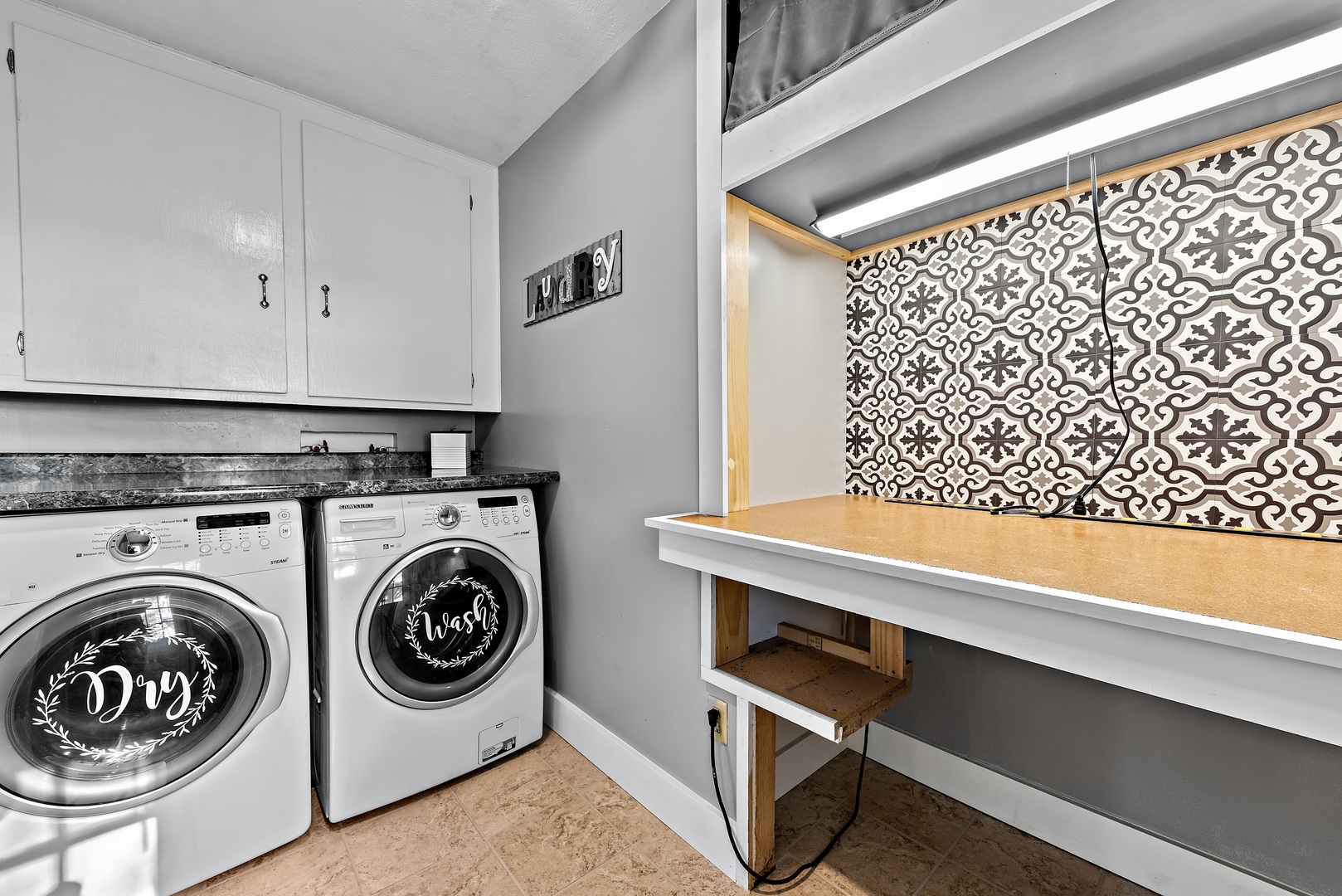 3248 River Road Kankakee, IL 60901 - Photo 14 of 32 a utility room with dryer and washer