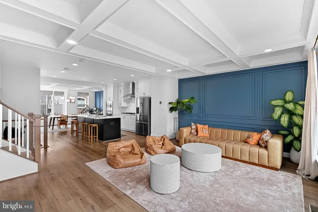 $960,000 | 5237 Ridgeview Retreat Drive, Chantilly, VA 20151