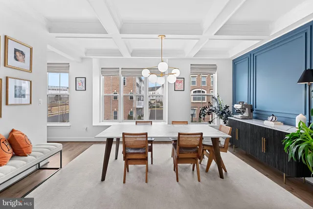 $960,000 | 5237 Ridgeview Retreat Drive, Chantilly, VA 20151