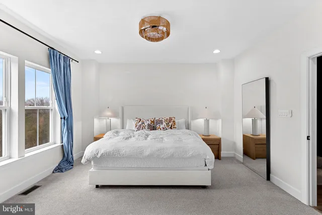 $960,000 | 5237 Ridgeview Retreat Drive, Chantilly, VA 20151