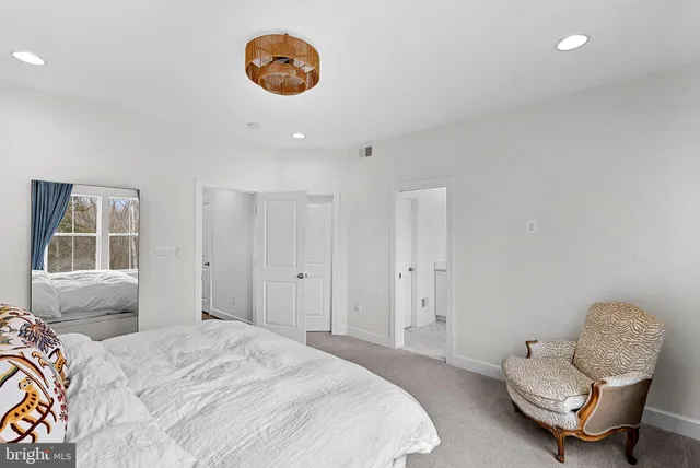 $960,000 | 5237 Ridgeview Retreat Drive, Chantilly, VA 20151