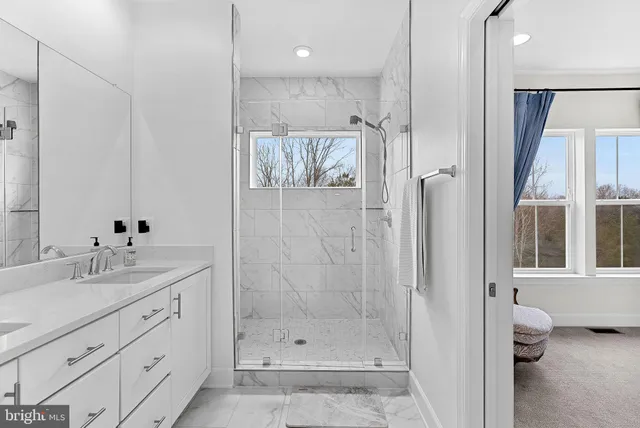 $960,000 | 5237 Ridgeview Retreat Drive, Chantilly, VA 20151