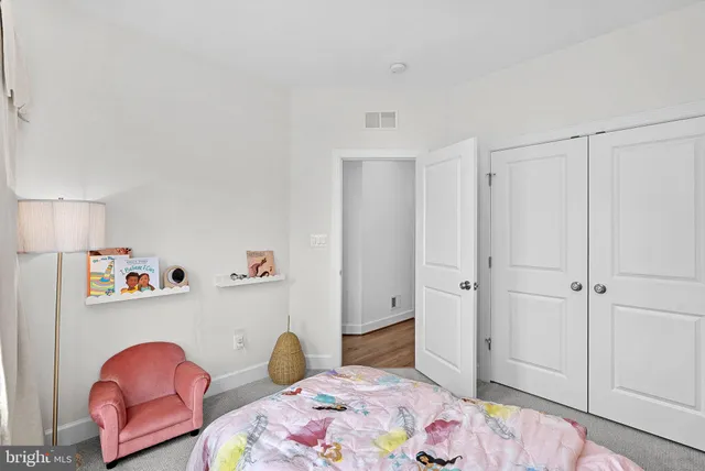 $960,000 | 5237 Ridgeview Retreat Drive, Chantilly, VA 20151