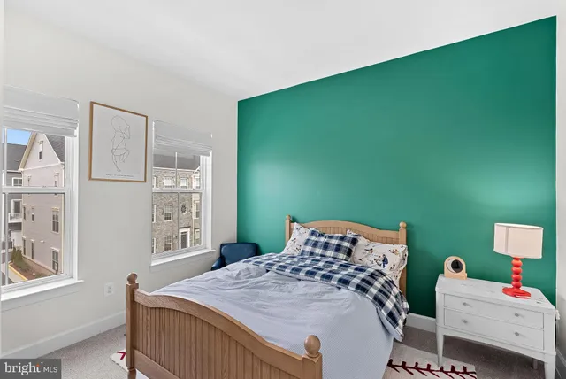 $960,000 | 5237 Ridgeview Retreat Drive, Chantilly, VA 20151