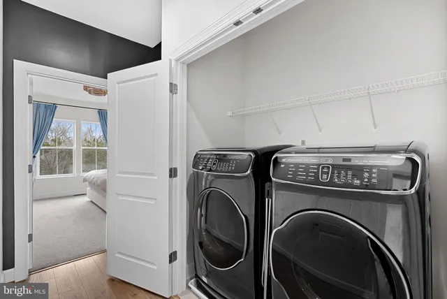 $960,000 | 5237 Ridgeview Retreat Drive, Chantilly, VA 20151