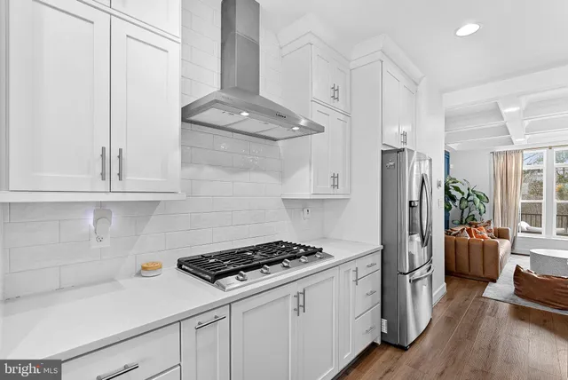 $960,000 | 5237 Ridgeview Retreat Drive, Chantilly, VA 20151