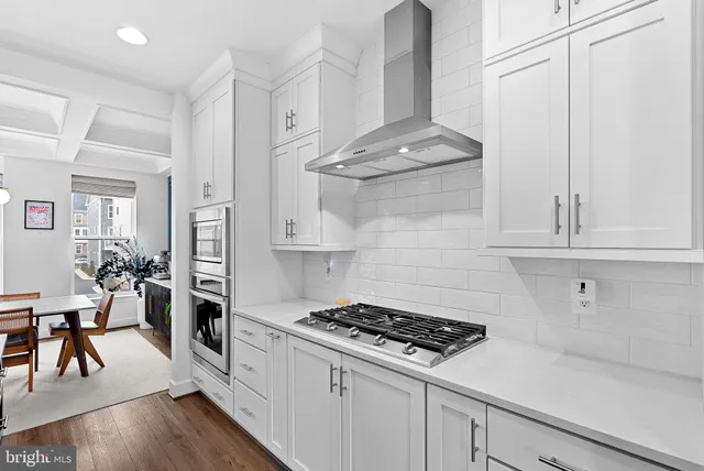 $960,000 | 5237 Ridgeview Retreat Drive, Chantilly, VA 20151