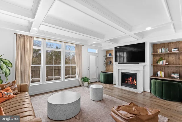 $960,000 | 5237 Ridgeview Retreat Drive, Chantilly, VA 20151