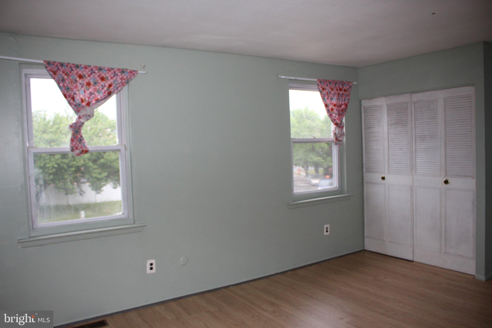146 Oakmont Road Clementon, NJ 08021 - Photo 26 of 29 Bright and airy room with charm.