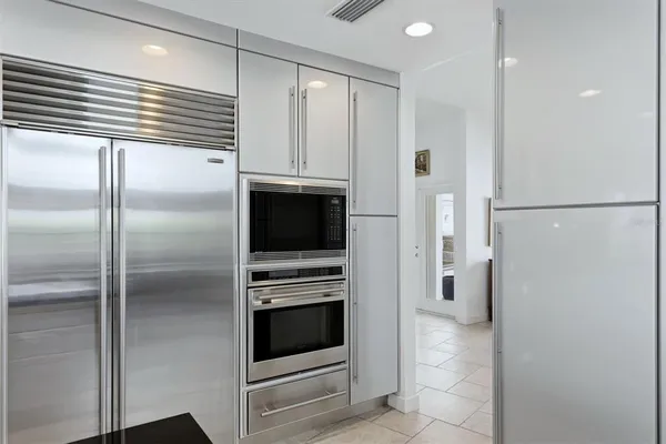 $950,000 | 3906 Spyglass Hill Road, Sarasota, FL 34238