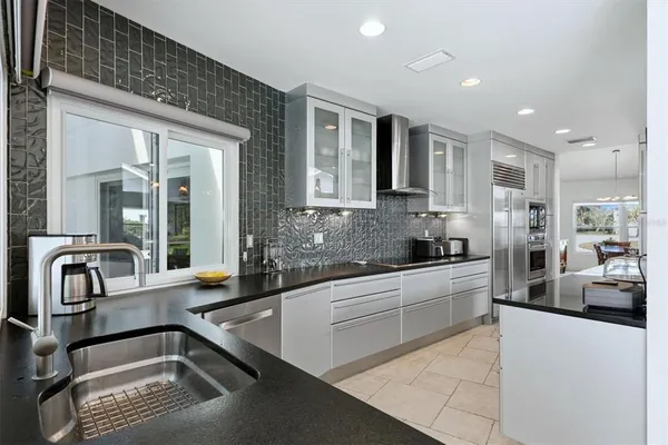 $950,000 | 3906 Spyglass Hill Road, Sarasota, FL 34238