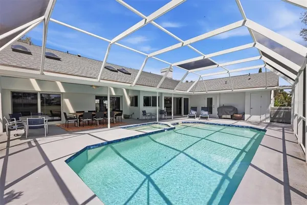 $950,000 | 3906 Spyglass Hill Road, Sarasota, FL 34238