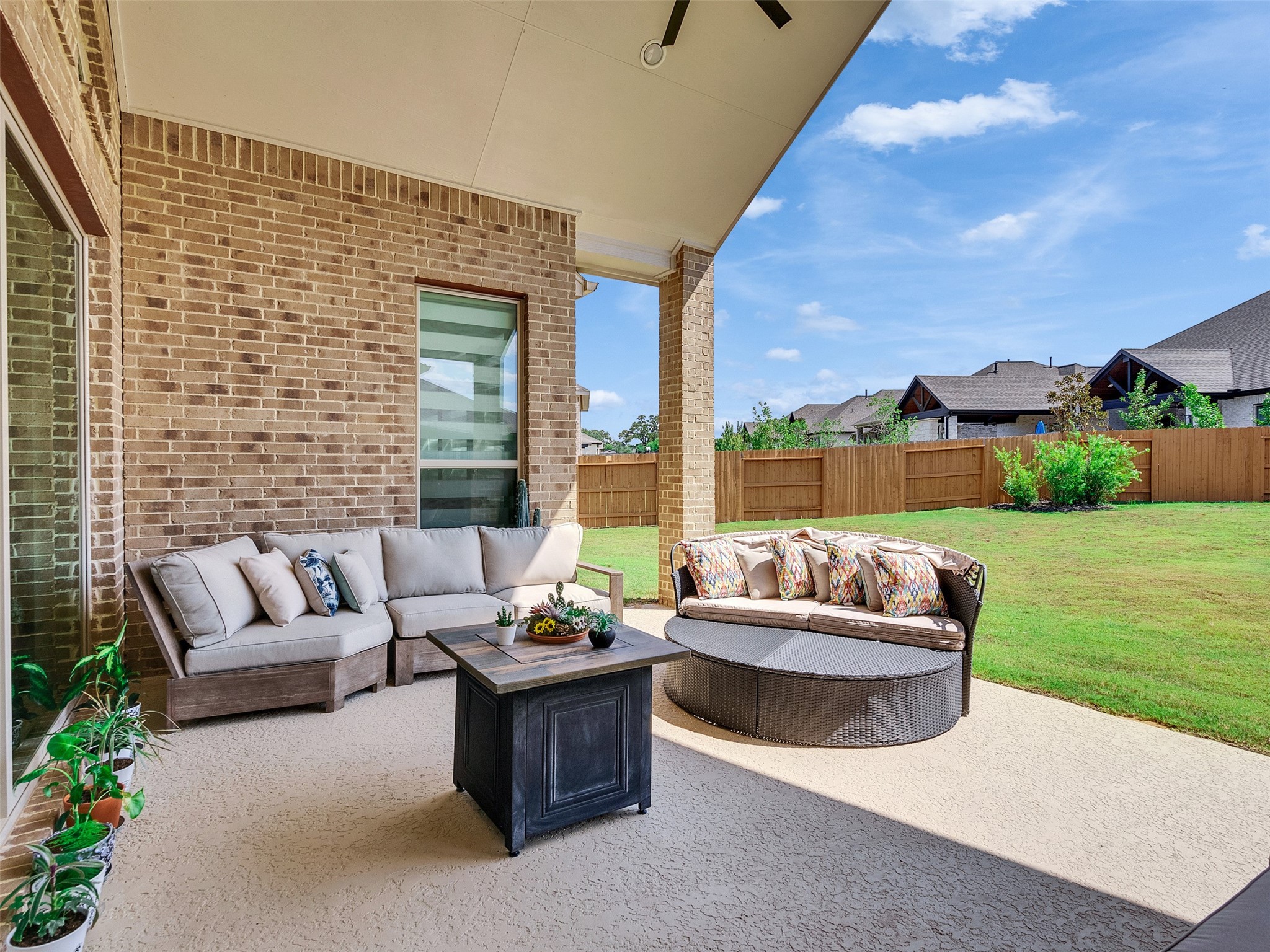5422 Farm Hill Way Fulshear, TX 77406 - Photo 44 of 50 a living room with patio furniture and garden