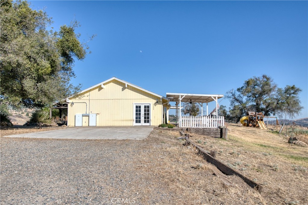 24620 Auberry Road Clovis, CA 93619 - Photo 3 of 42