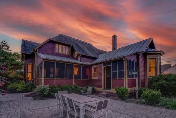 $2,479,990 | 305 4th Avenue South, Franklin, TN 37064